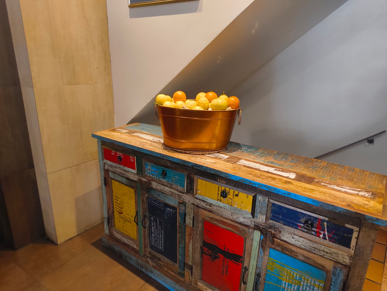 Detalle de mueble artesanal